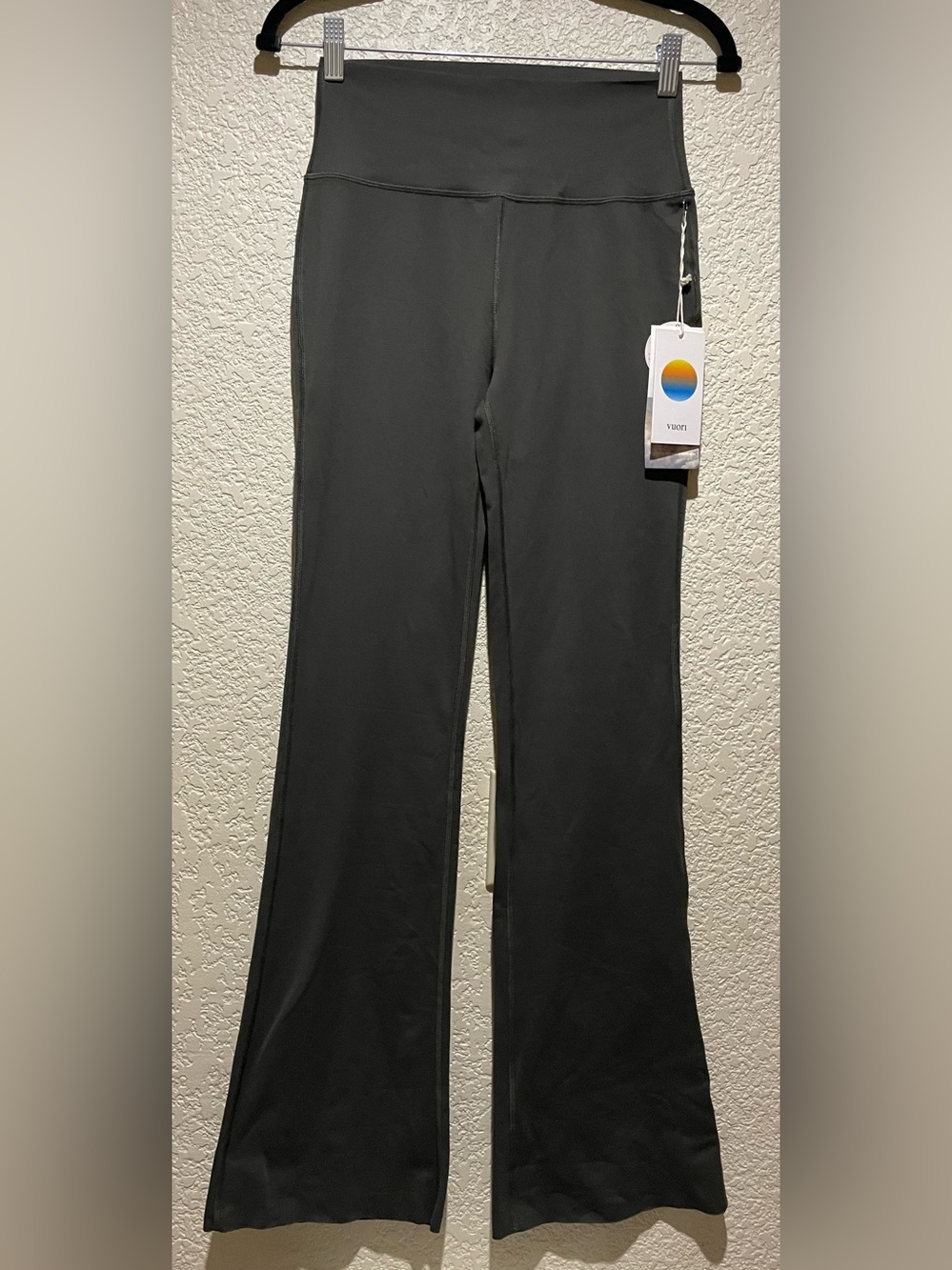 Vuori Halo Slim Flare High-Waist Flare Yoga Pants Leggings Kale green Size S